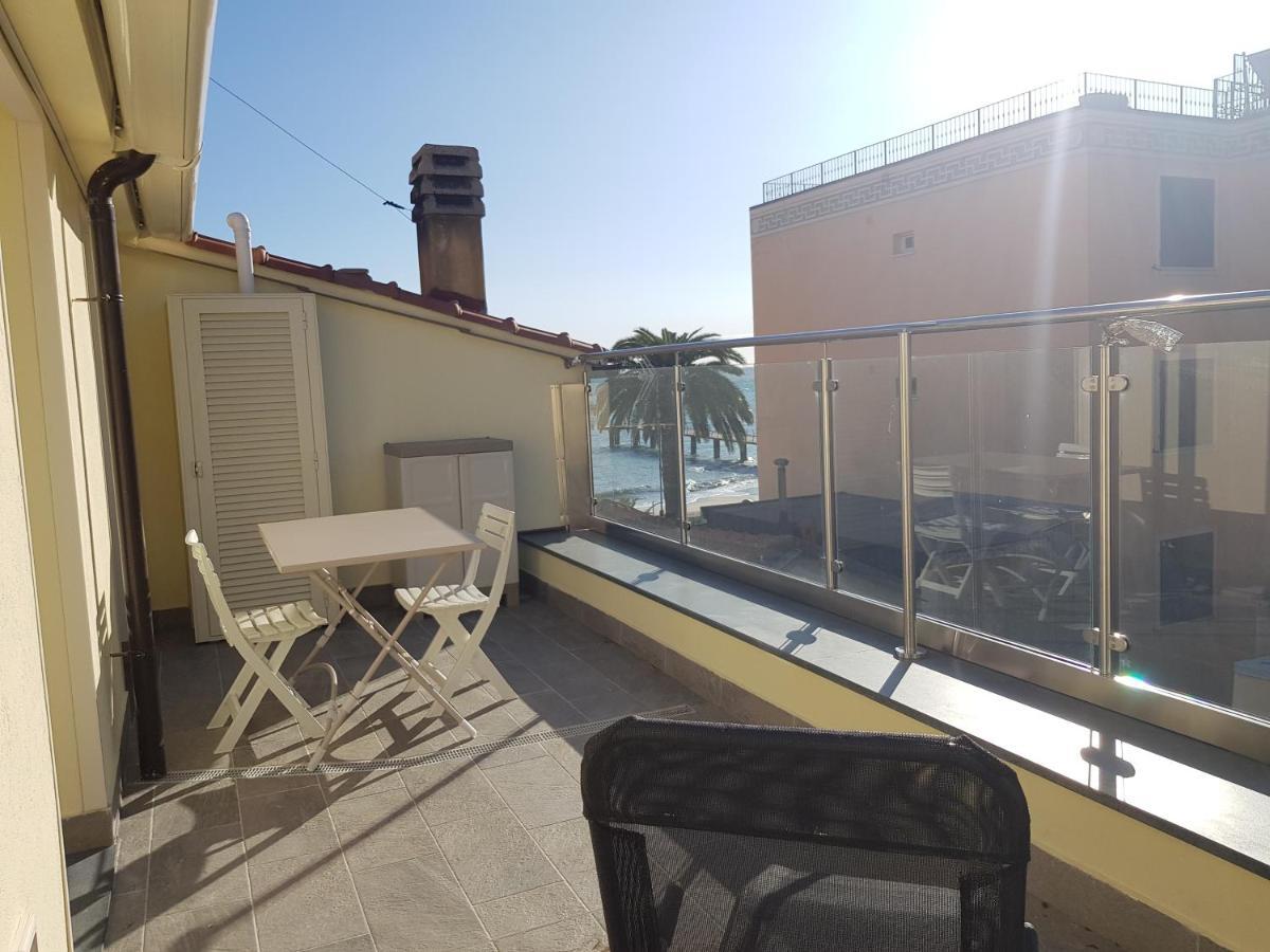 Casaviva - Casa Vacanze A Ceriale Con Terrazza מראה חיצוני תמונה